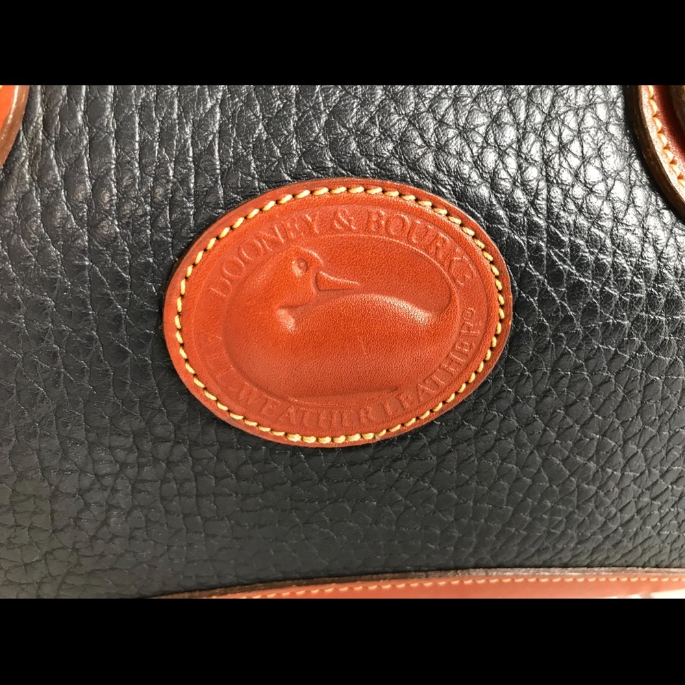 Navy and Brown Leather Handbag. Pics show use. Vintage lovers dream. - Picture 7 of 10
